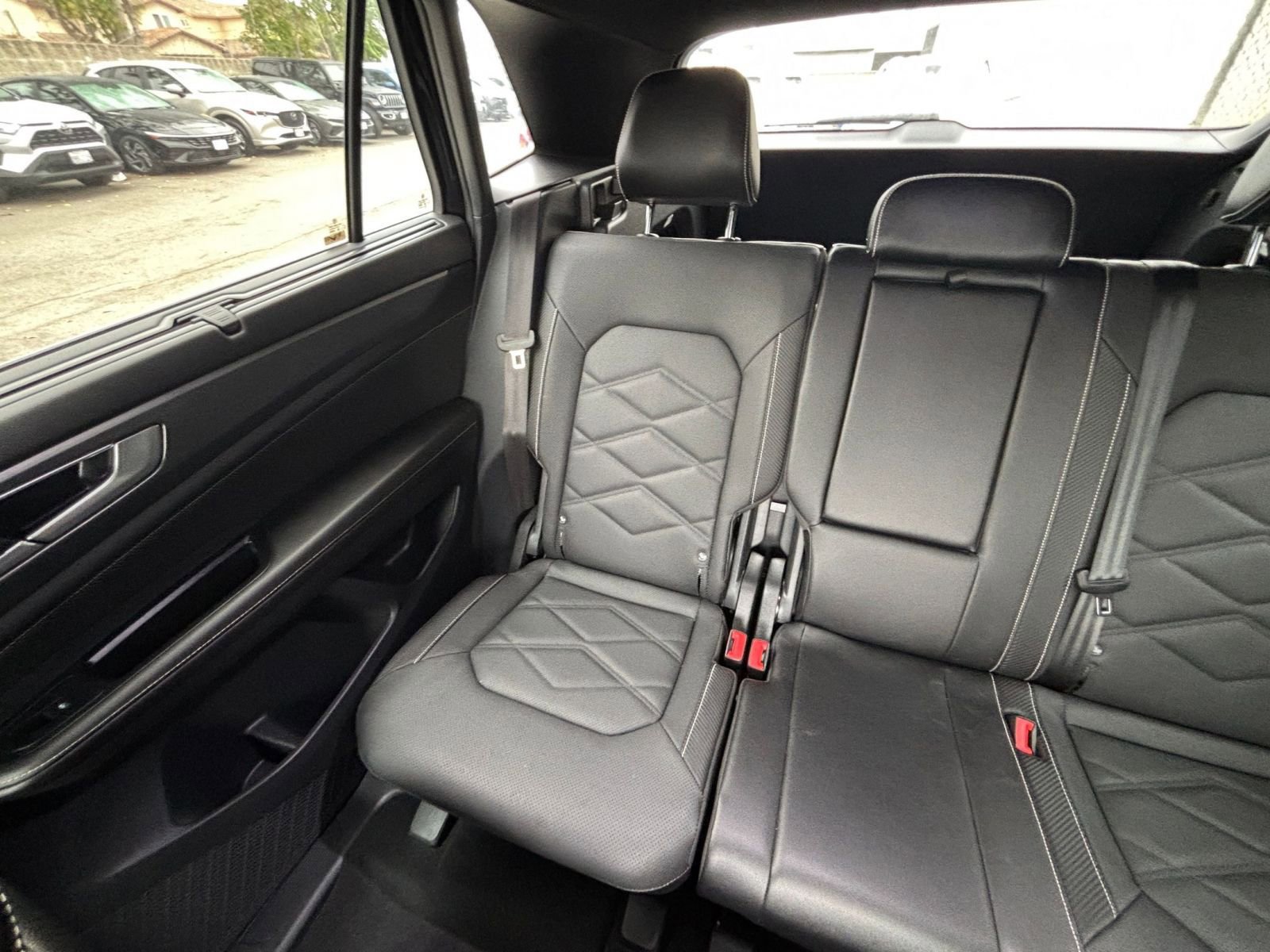 Used 2025 Volkswagen Atlas Cross Sport SE image 39