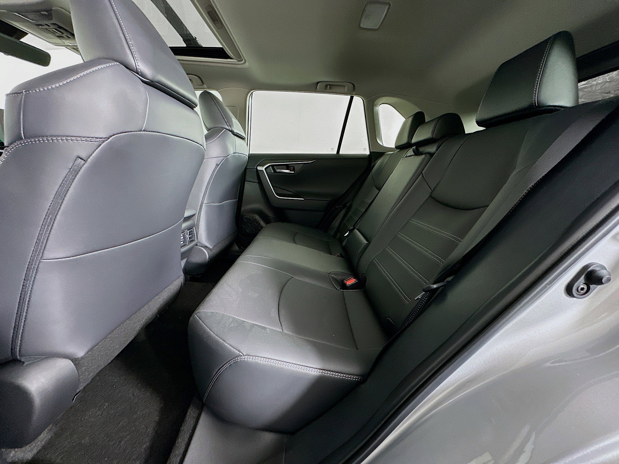 Used 2025 Toyota RAV4 Limited image 28