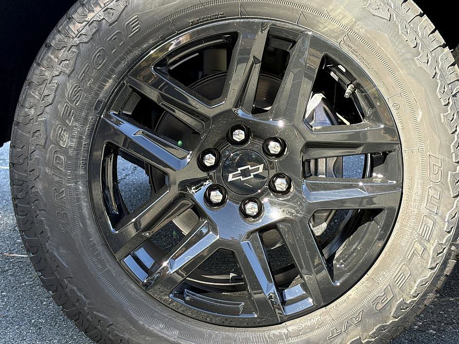 New 2026 Chevrolet Silverado 1500 Custom Trail Boss w/ Turbomax Blackout Package AWD/4WD image 8