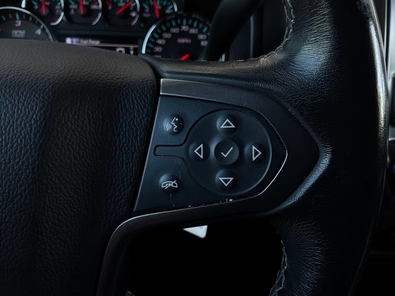 Used 2018 Chevrolet Silverado 1500 LT w/ All Star Edition AWD/4WD image 37