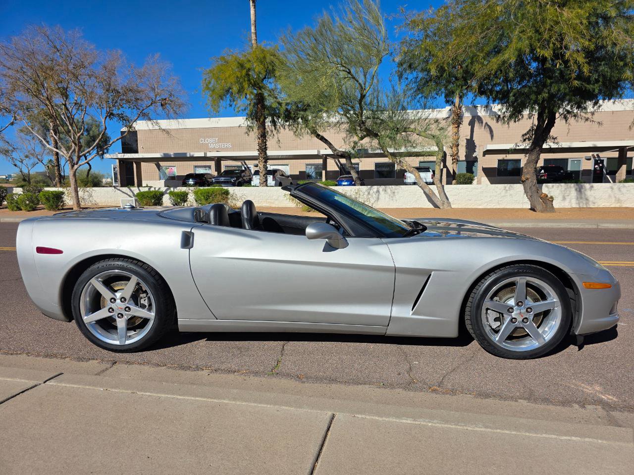 Used 2005 Chevrolet Corvette Convertible w/ Preferred Equipment Group RWD image 35