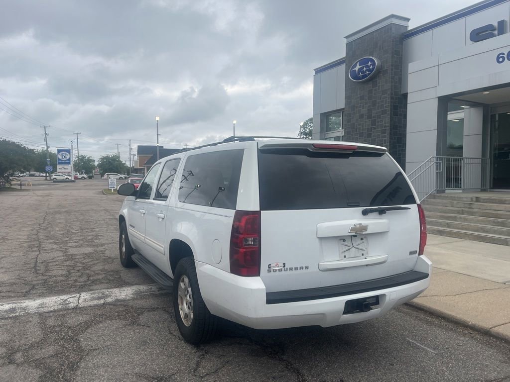 Used 2011 Chevrolet Suburban LS RWD image 6