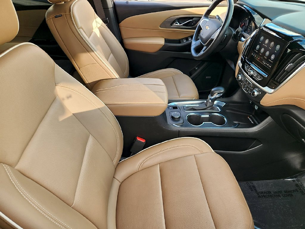 Used 2023 Chevrolet Traverse Premier FWD image 14