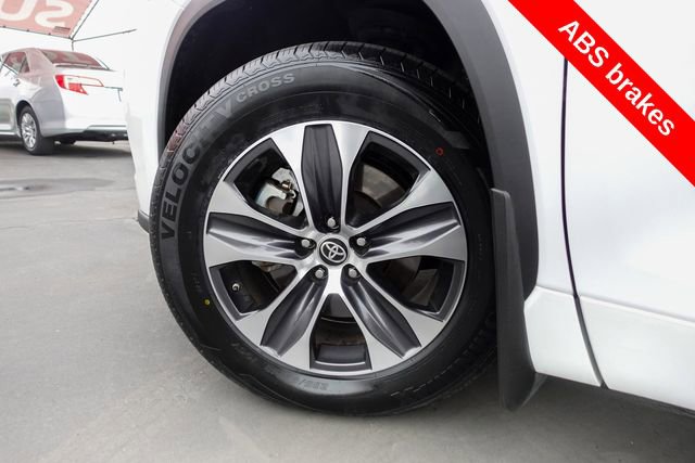 Certified 2023 Toyota Highlander XLE image 14