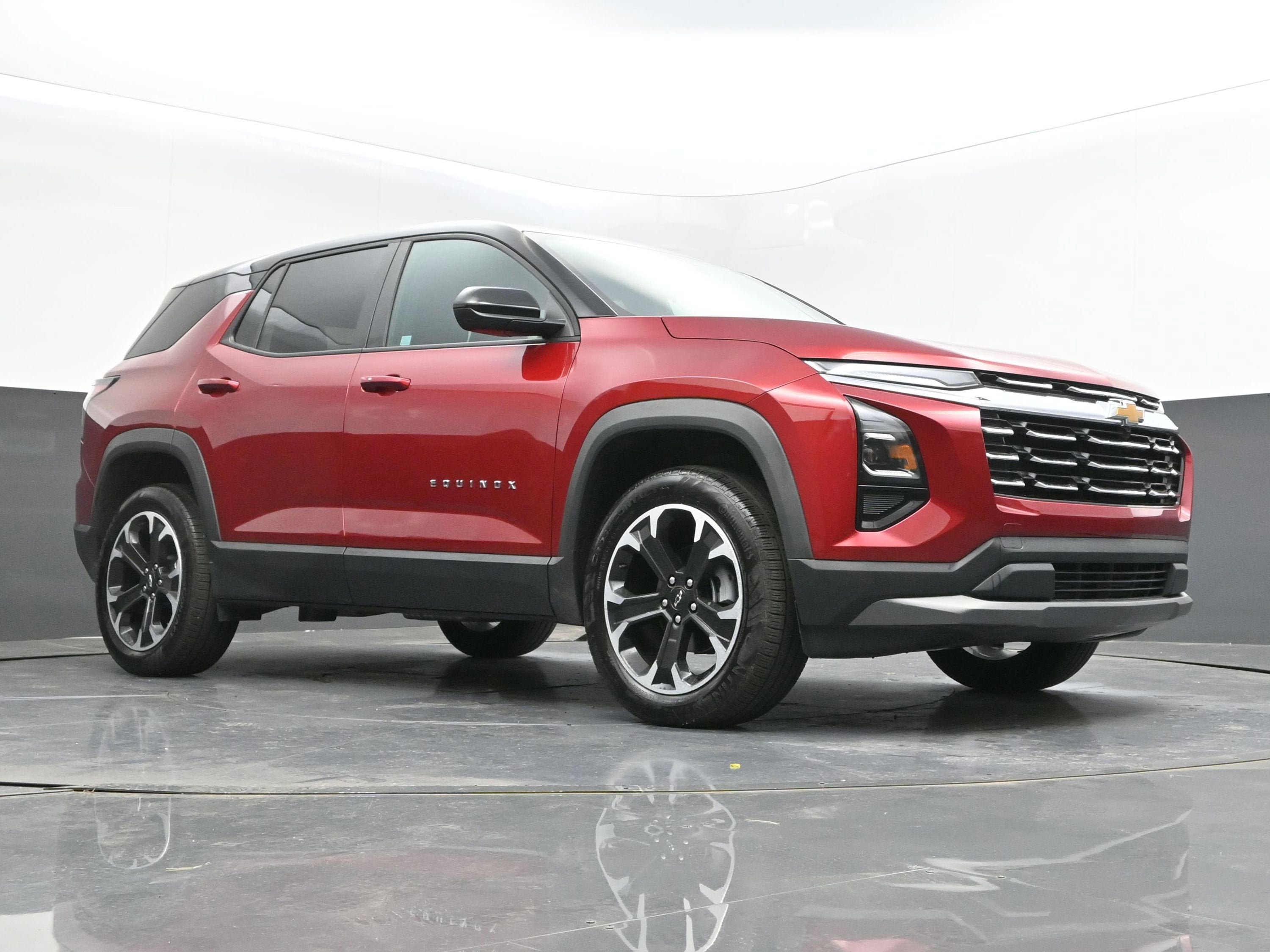 Used 2026 Chevrolet Equinox LT AWD/4WD image 33