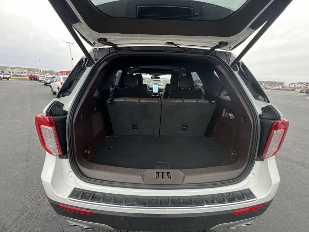 Used 2023 Ford Explorer King Ranch w/ Technology Package image 26