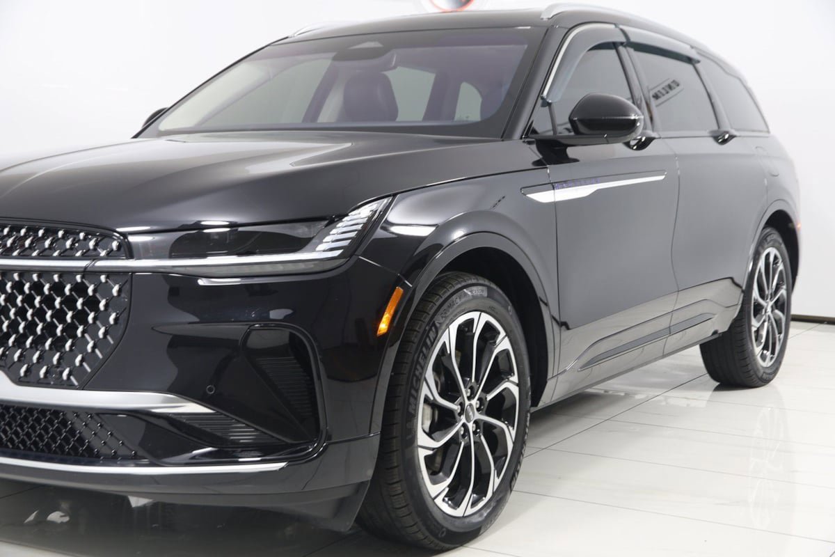 Used 2025 Lincoln Nautilus Reserve AWD/4WD image 70