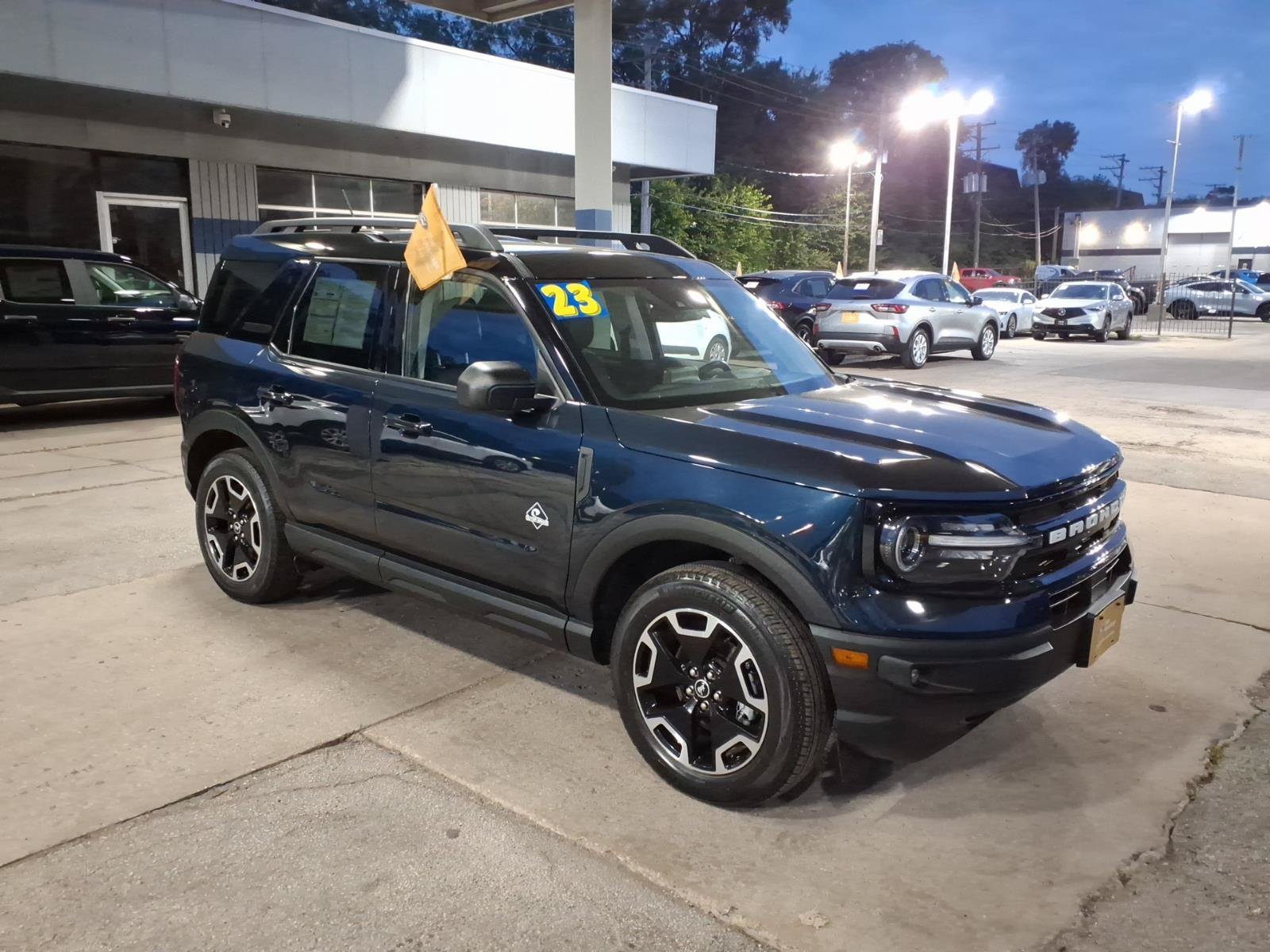 Certified 2023 Ford Bronco Sport Outer Banks w/ Tech Package AWD/4WD image 1
