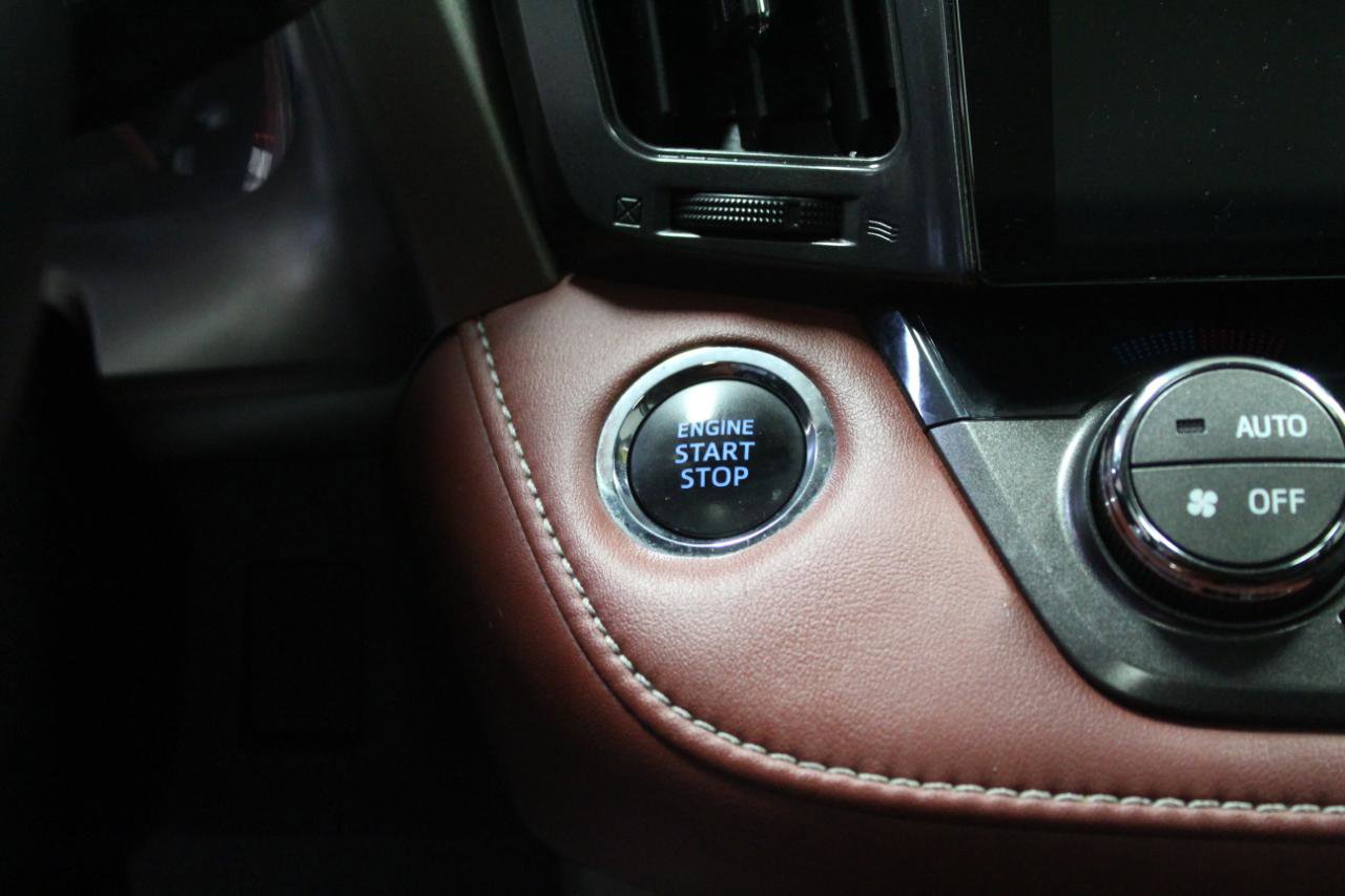 Used 2015 Toyota RAV4 Limited w/ Technology Package image 13