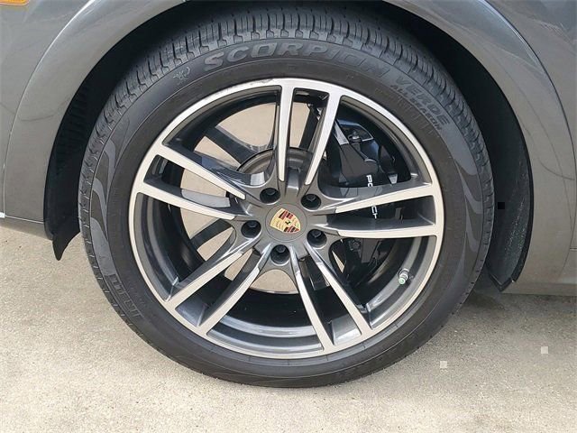 Certified 2023 Porsche Cayenne Turbo image 11