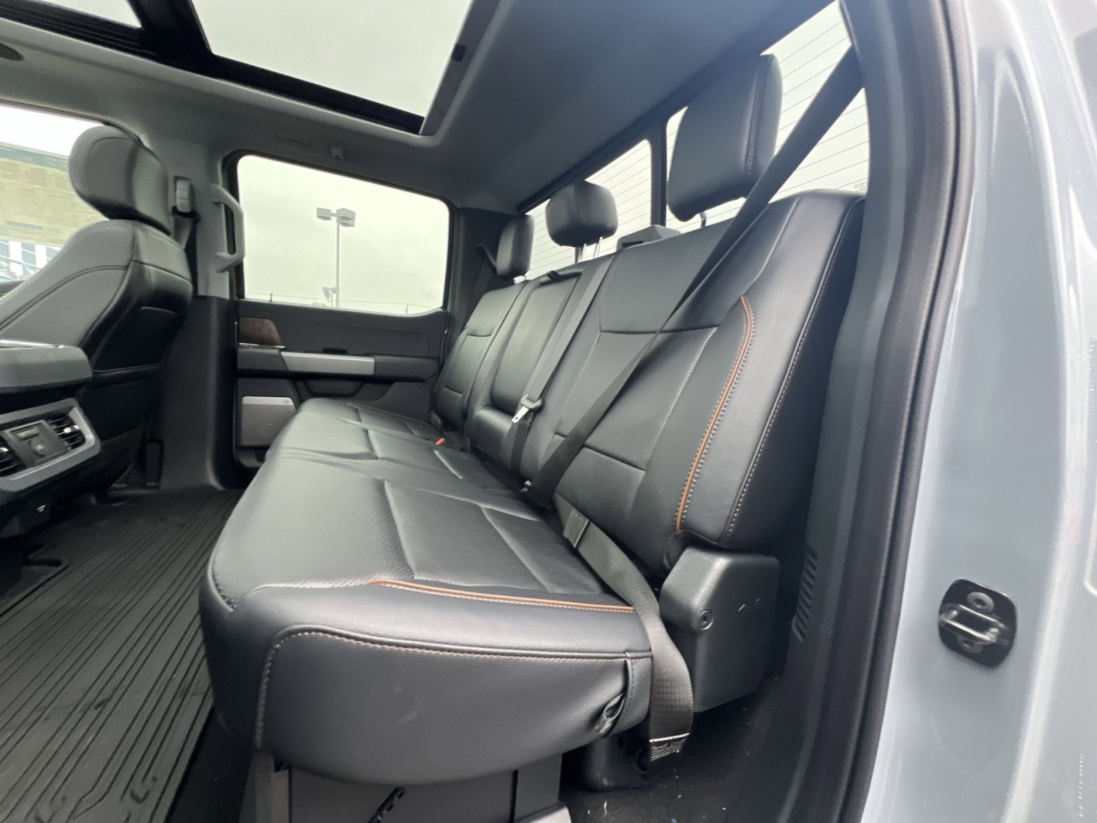 New 2025 Ford F350 Lariat w/ Lariat Ultimate Package image 25