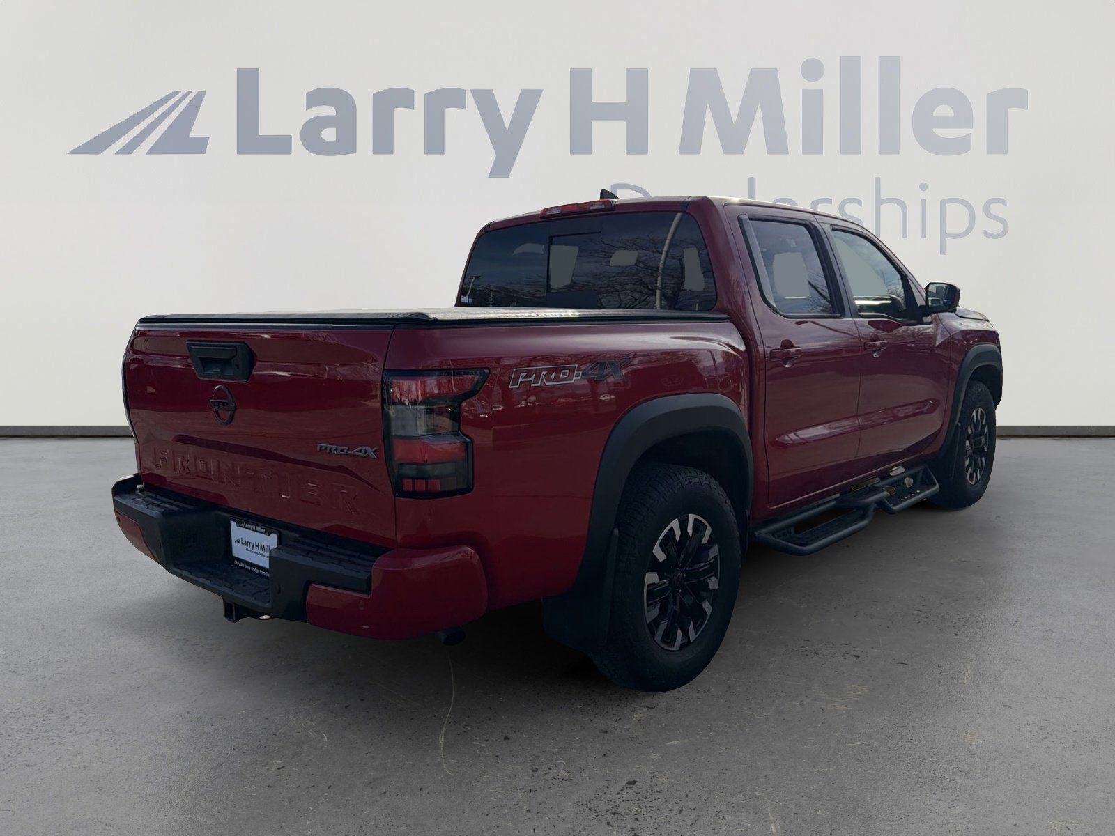 Used 2023 Nissan Frontier PRO-4X w/ Pro Convenience Package image 8