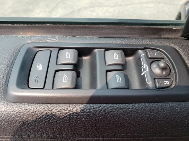 Used 2011 Land Rover Range Rover Sport HSE AWD/4WD image 21
