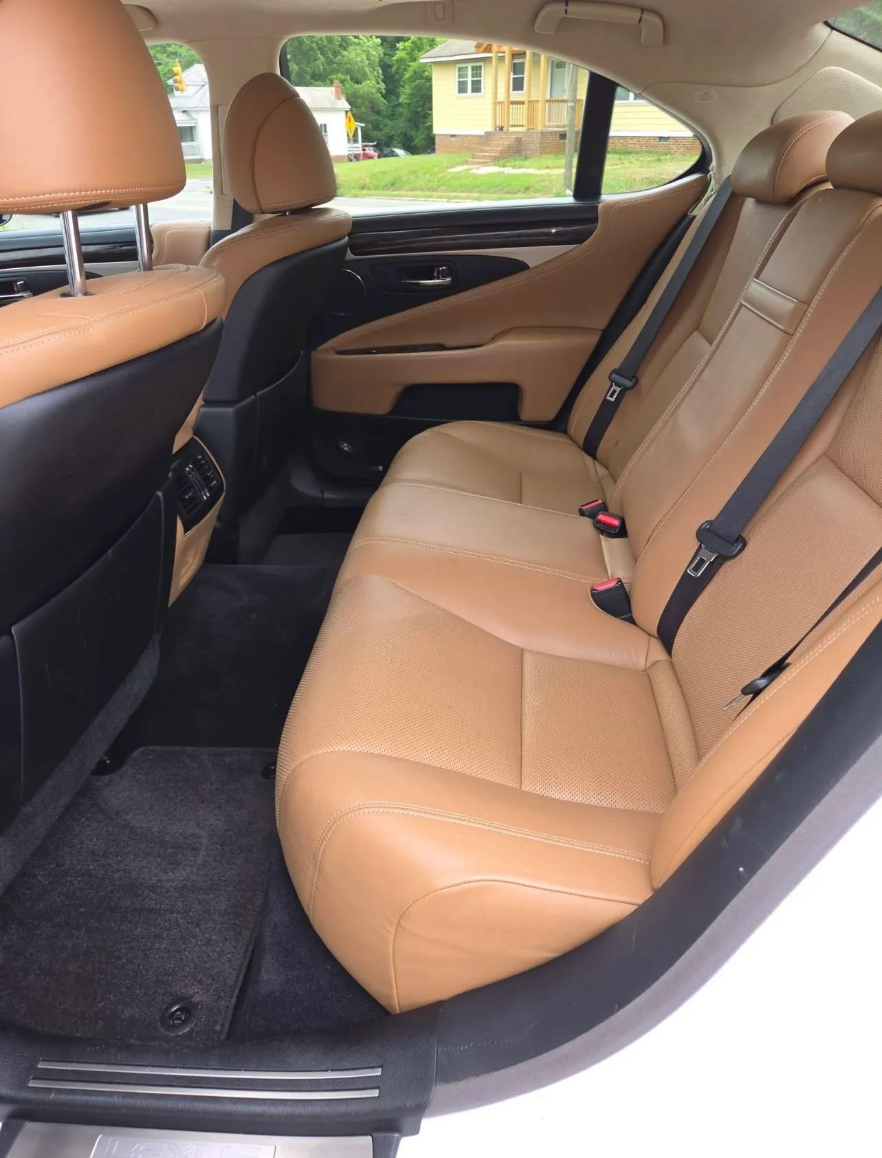 Used 2013 Lexus LS 460 w/ Comfort Pkg RWD image 15