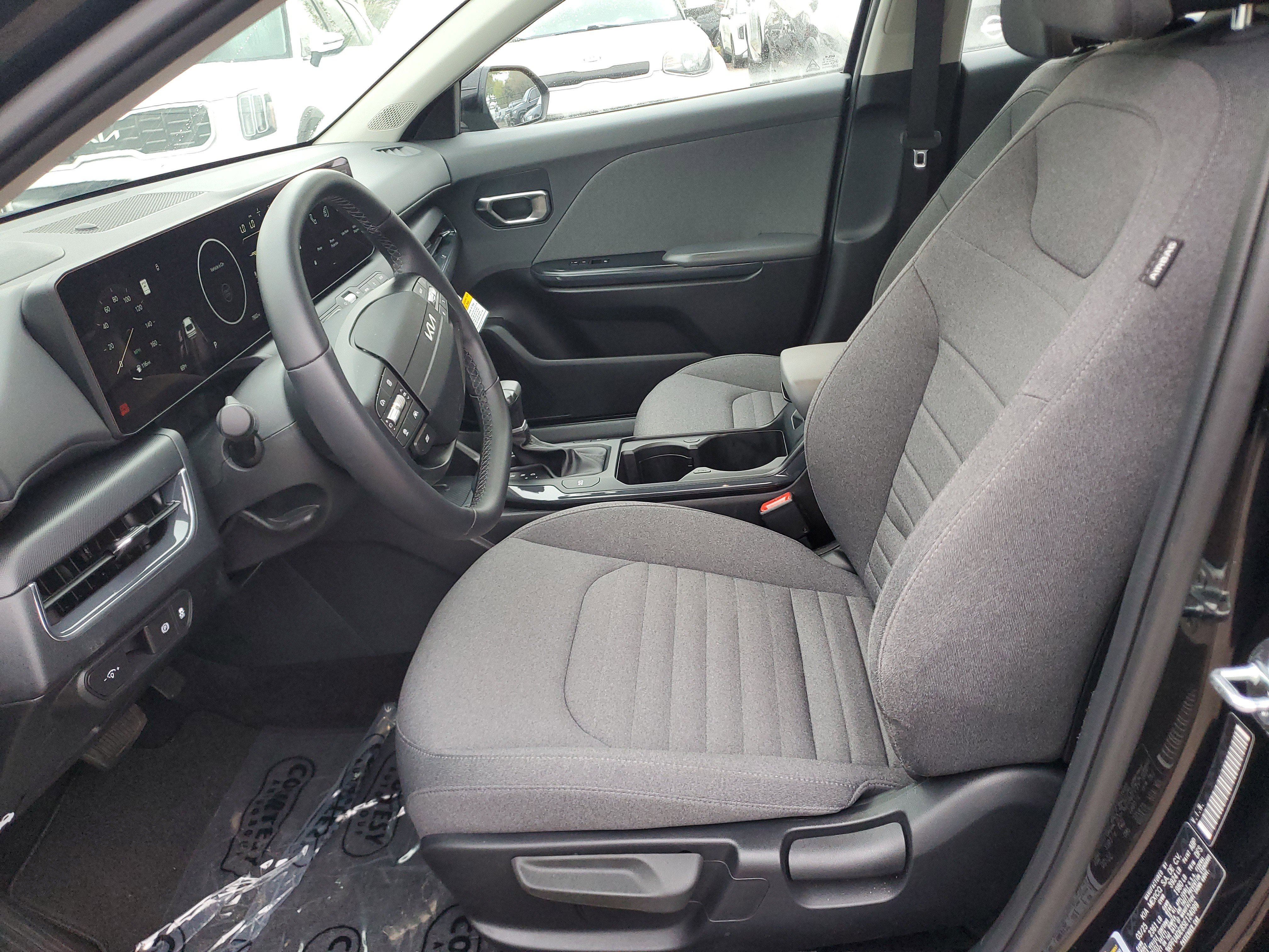 Used 2025 Kia K4 EX image 19