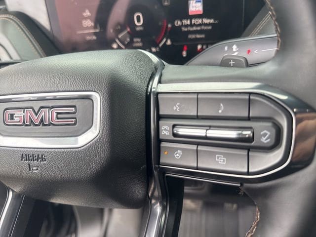 Used 2025 GMC Yukon XL AT4 AWD/4WD image 15