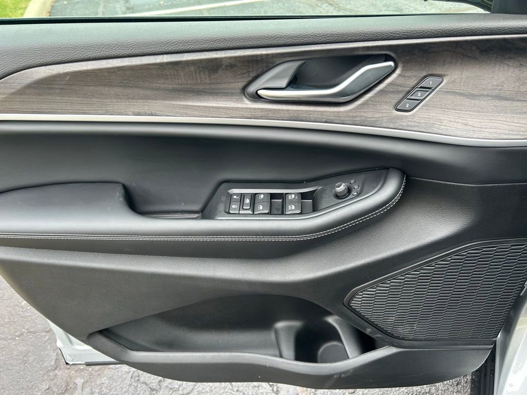 New 2025 Jeep Grand Cherokee Limited w/ Trailer Tow Package image 4