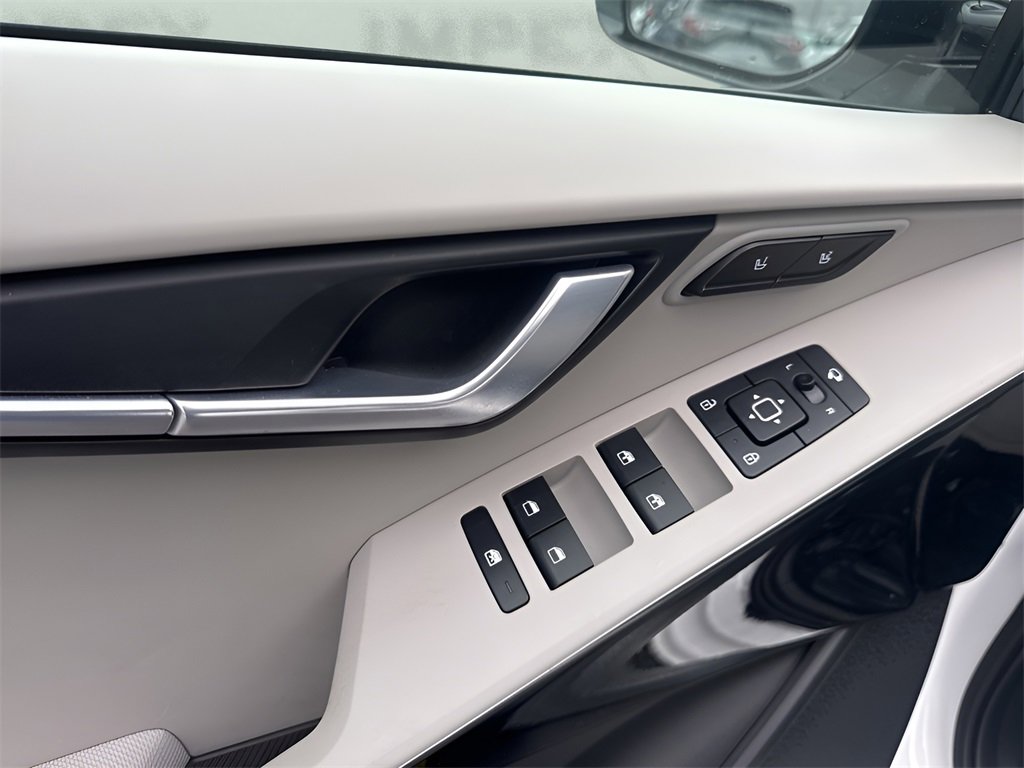 Used 2023 Kia Niro Wave w/ Wave Preserve Package image 27