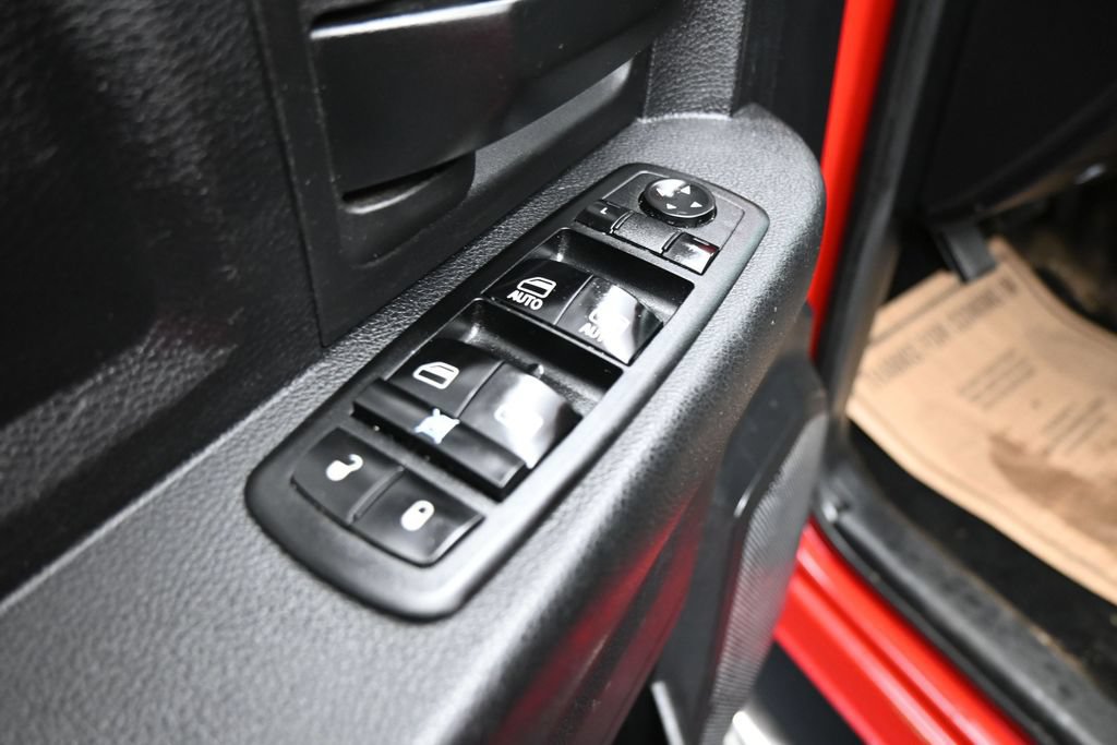 Used 2014 RAM 2500 Tradesman w/ Chrome Appearance Group AWD/4WD image 11