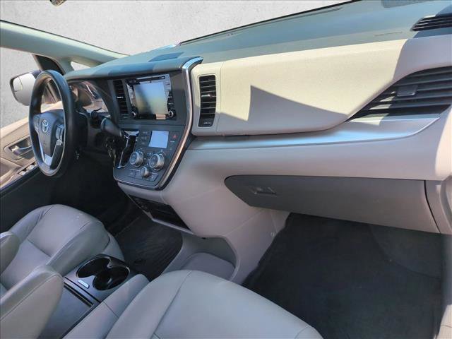Used 2018 Toyota Sienna LE FWD image 22