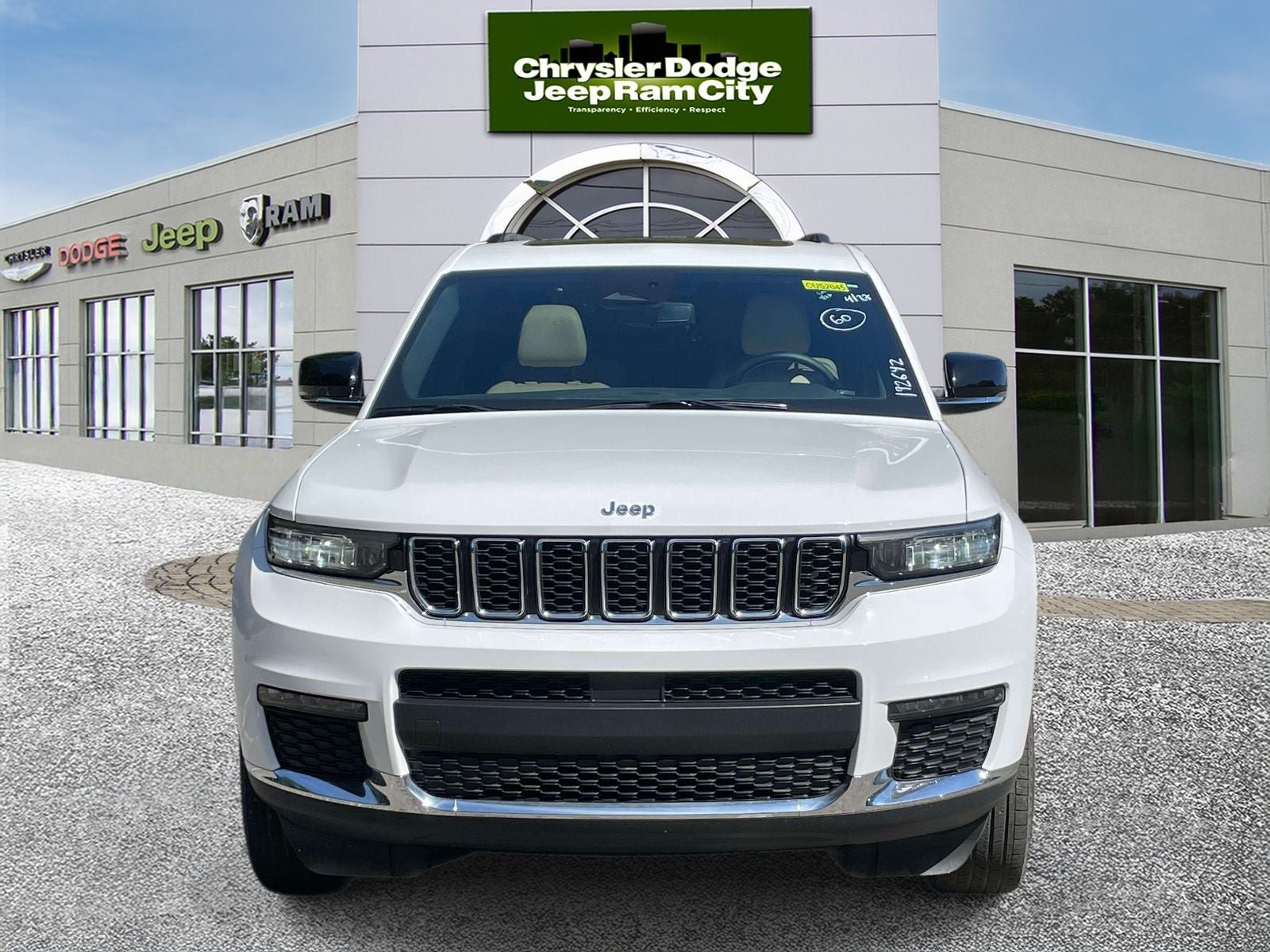 Used 2023 Jeep Grand Cherokee L Limited w/ Trailer Tow Group (B) RWD image 2