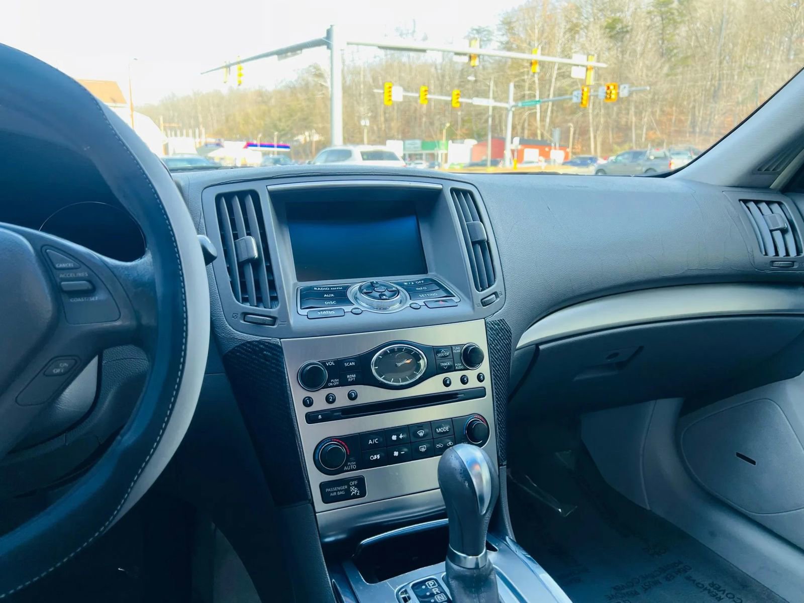 Used 2010 INFINITI G37 Journey w/ Premium Pkg image 26