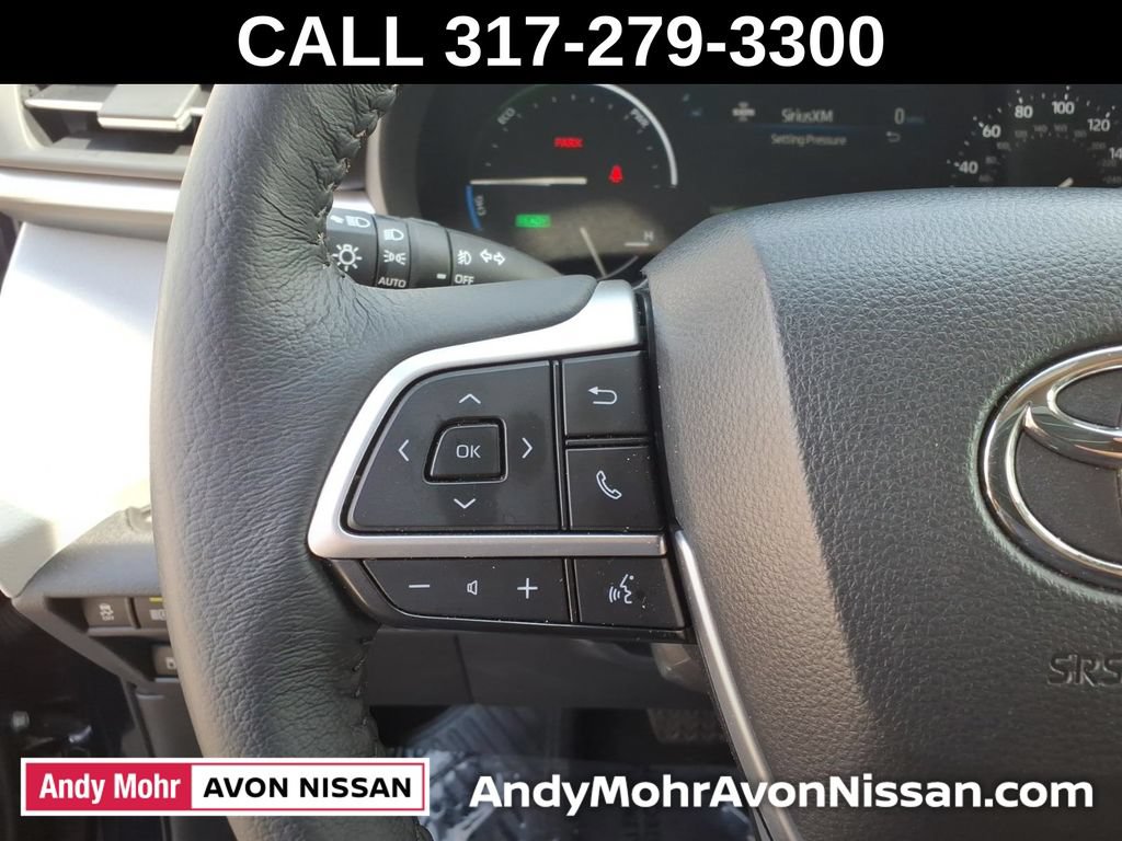 Used 2026 Toyota Sienna XLE FWD image 23
