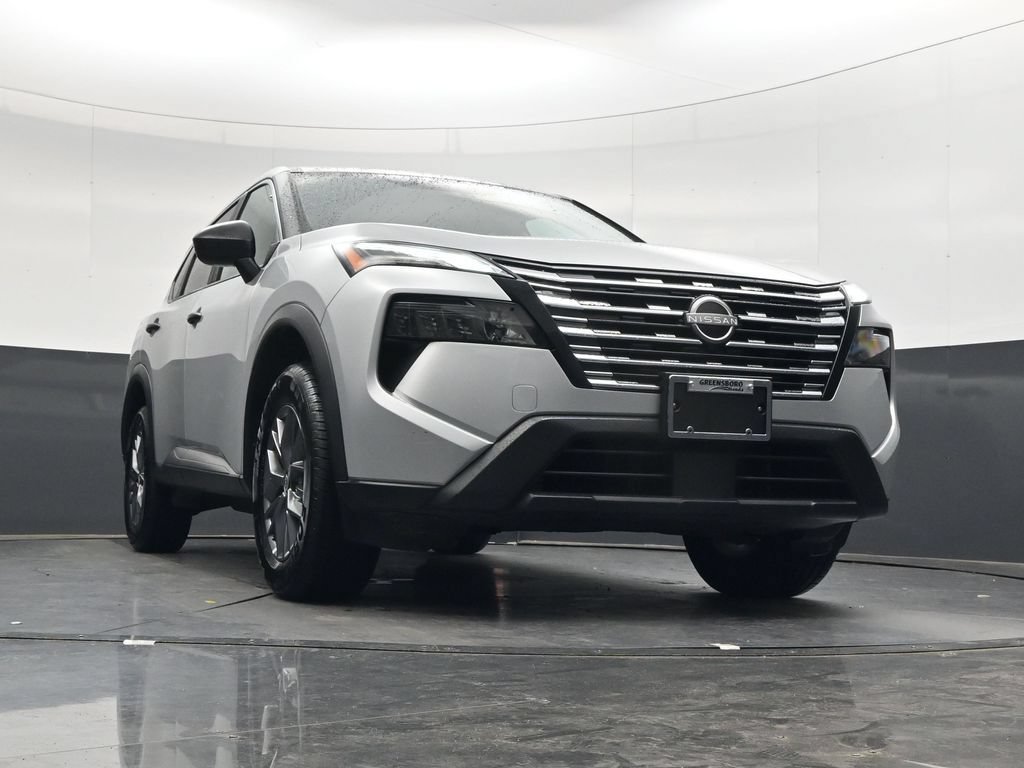 Used 2024 Nissan Rogue S AWD/4WD image 40