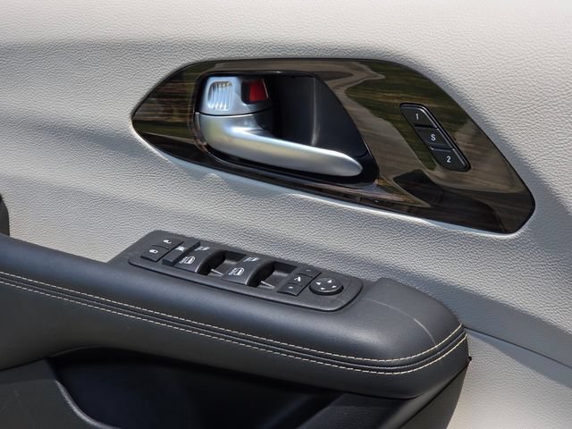 Used 2024 Chrysler Pacifica Limited FWD image 27