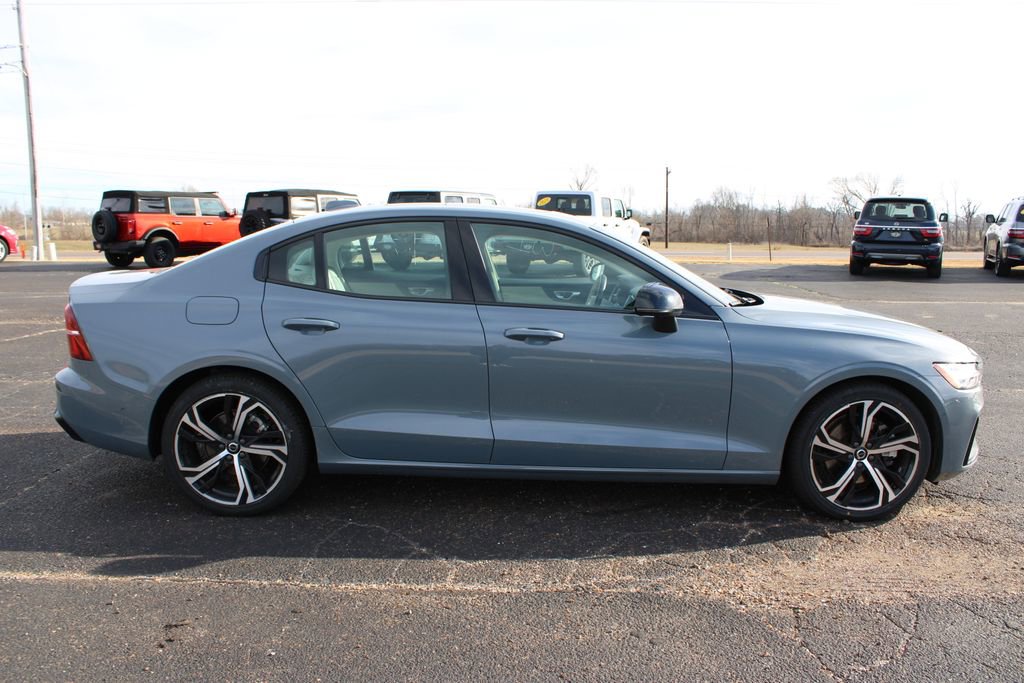 Used 2024 Volvo S60 B5 Plus image 11