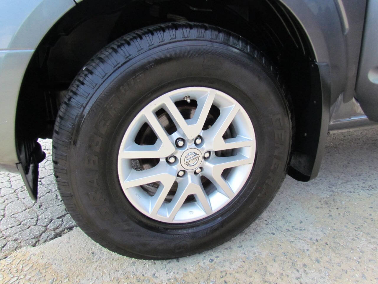 Used 2018 Nissan Frontier SV image 21