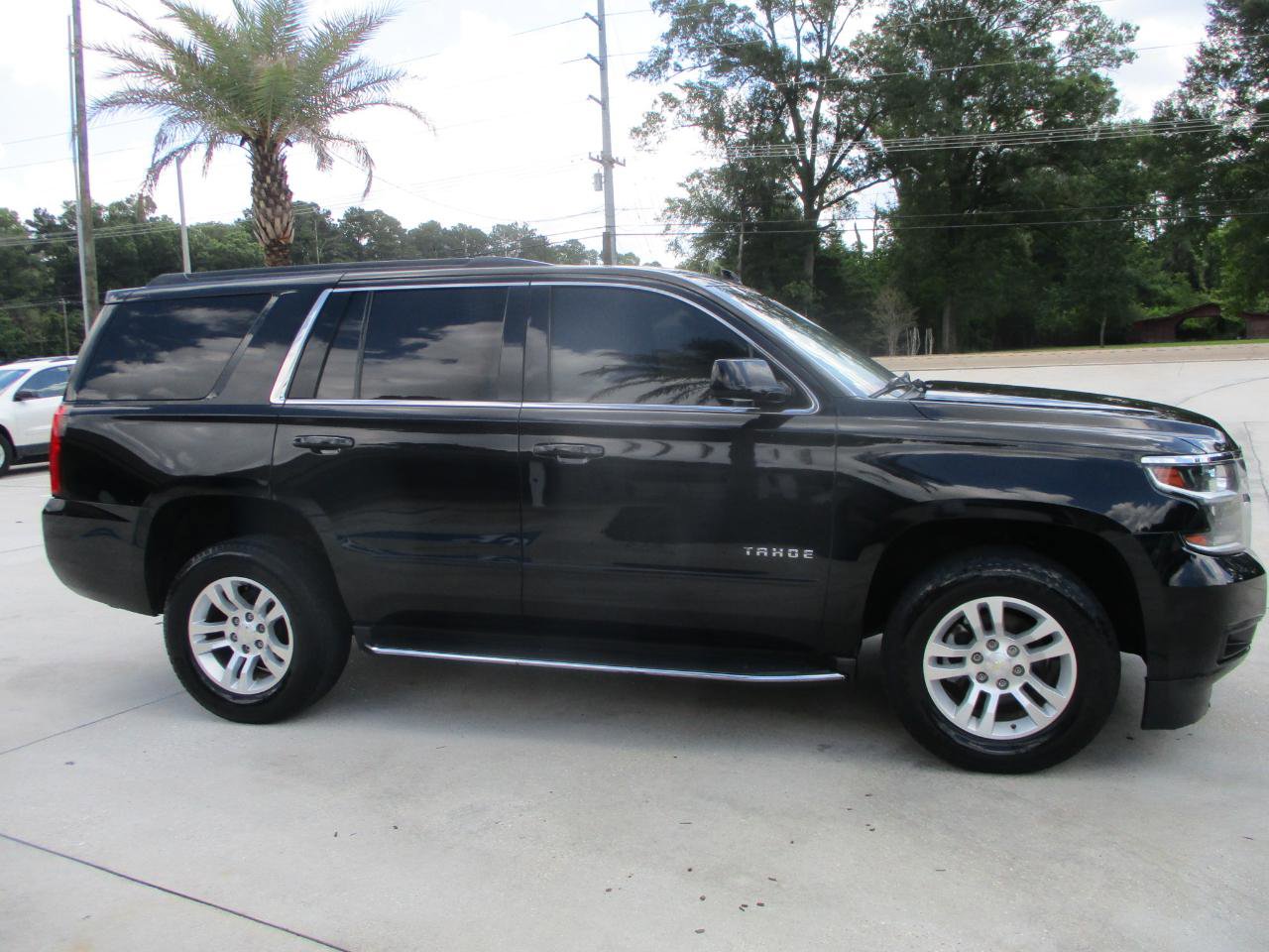 Used 2017 Chevrolet Tahoe LT RWD image 11