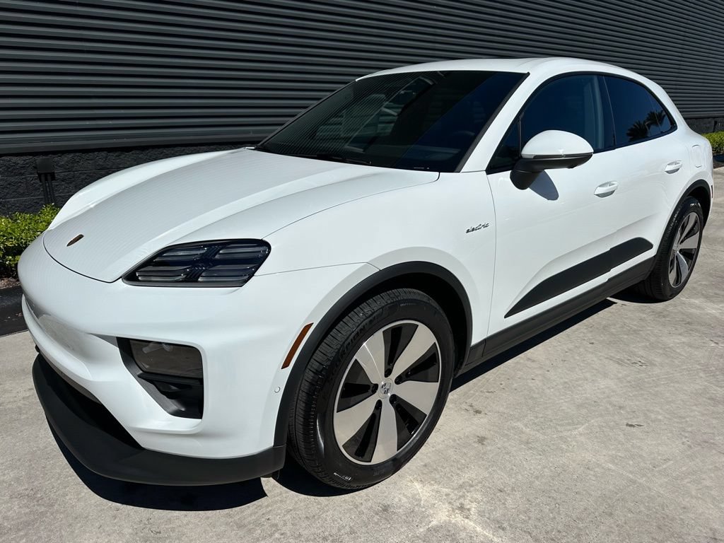 Used 2026 Porsche Macan Electric RWD image 7