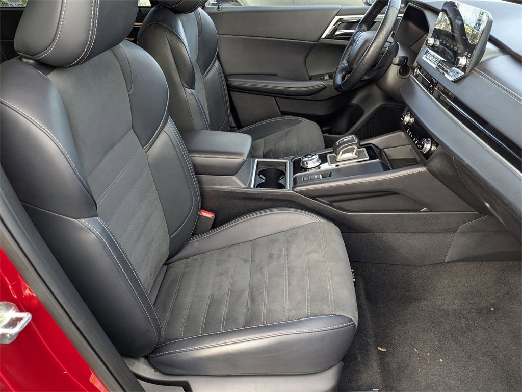 Used 2024 Mitsubishi Outlander SE image 42