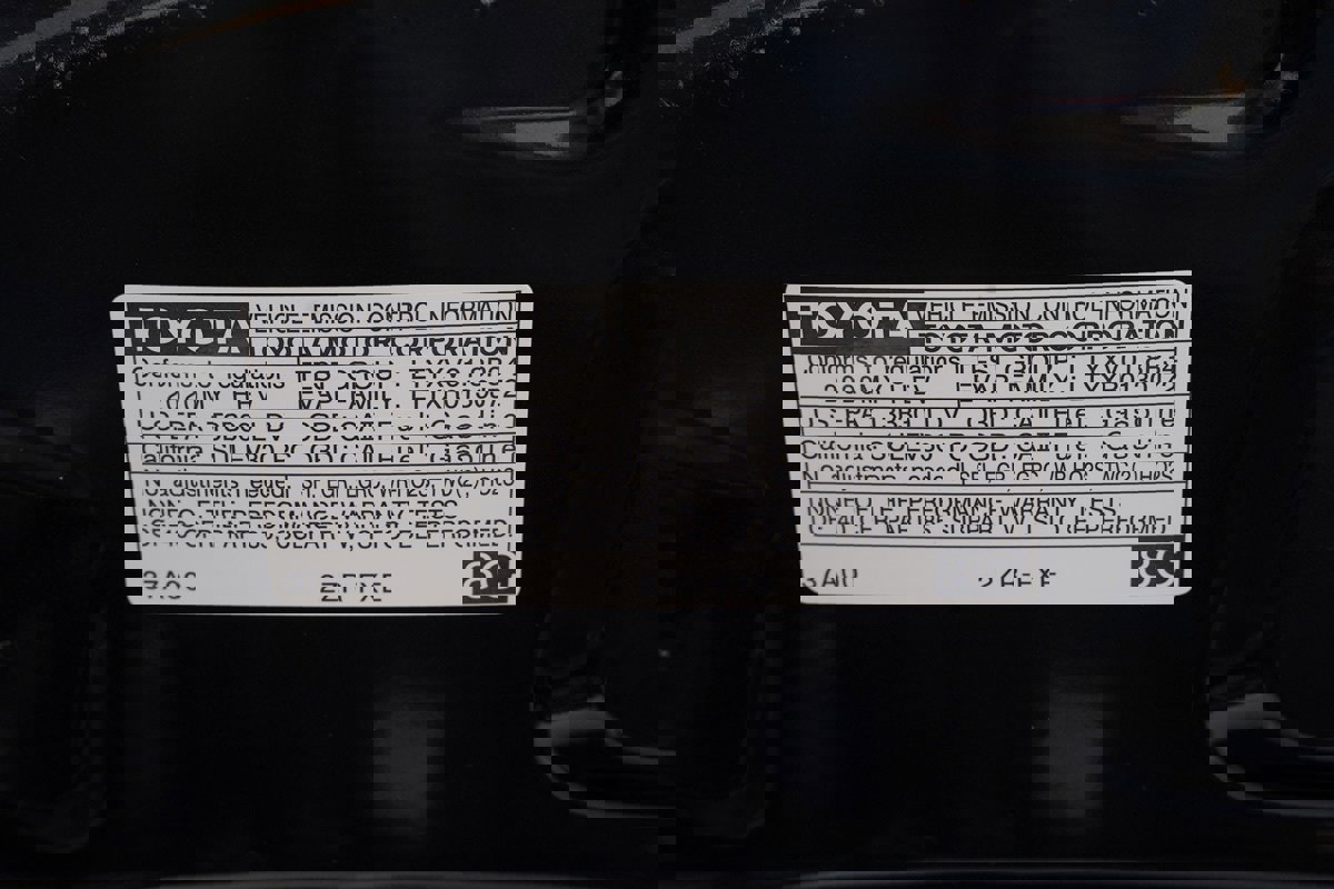 Used 2020 Toyota Prius XLE image 32