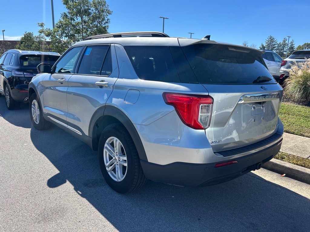 Used 2021 Ford Explorer XLT w/ Class III Trailer Tow Package AWD/4WD image 4