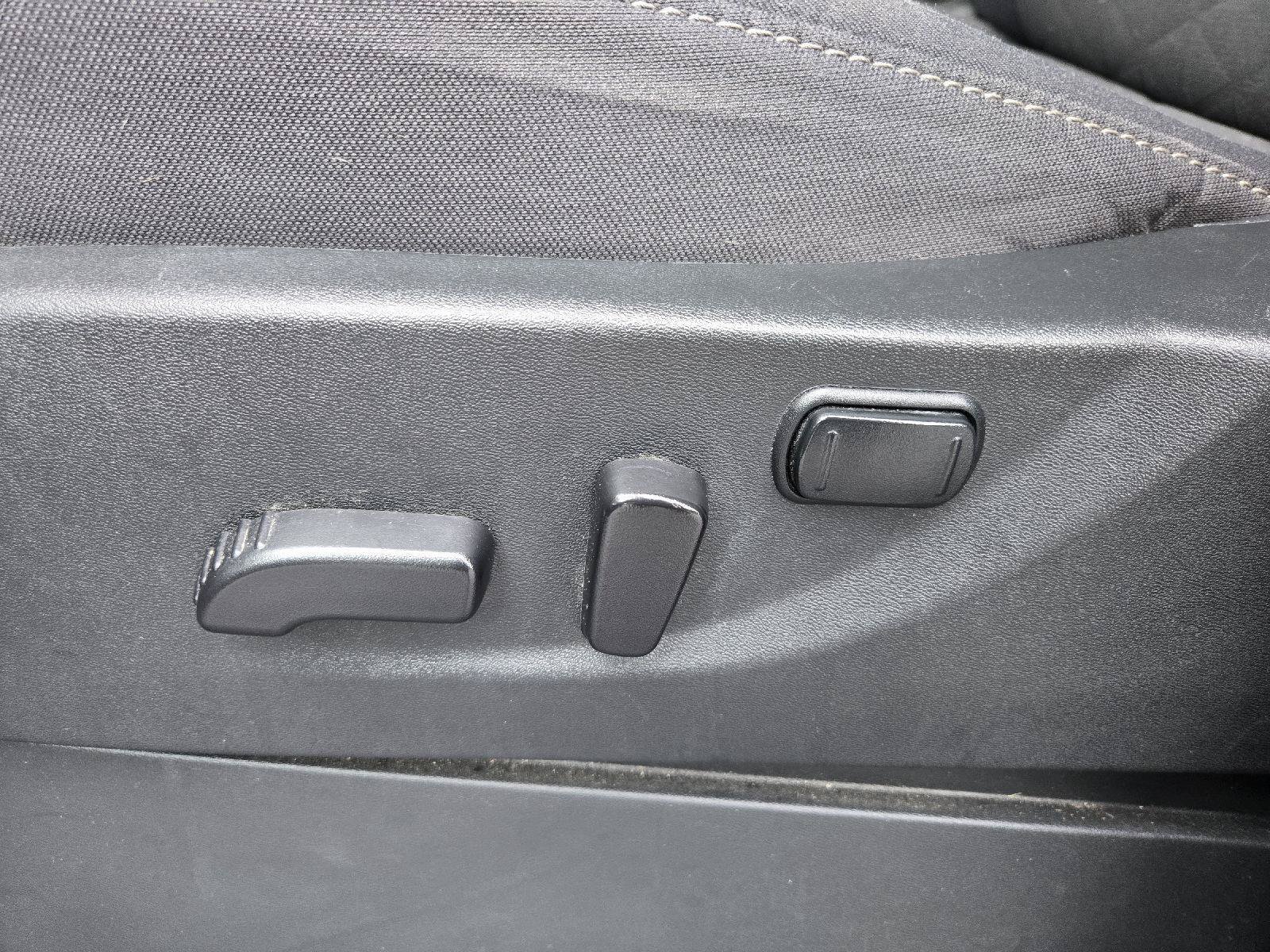 Used 2025 Nissan Frontier SV w/ SV Convenience Package RWD image 13