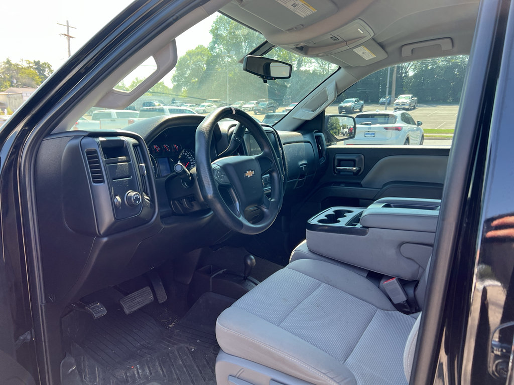 Used 2018 Chevrolet Silverado 1500 Custom w/ Custom Value Package AWD/4WD image 9