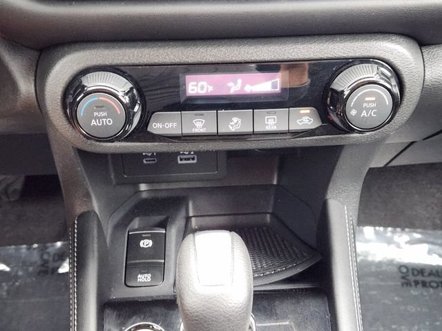 Used 2023 Nissan Kicks SR FWD image 21