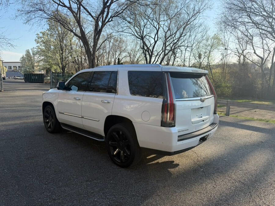 Used 2018 Cadillac Escalade Luxury AWD/4WD image 6