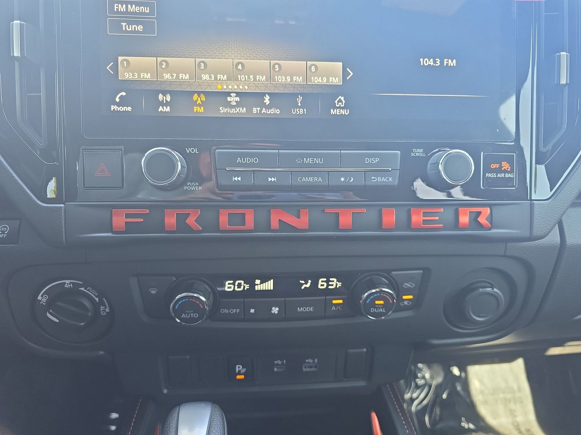 Used 2025 Nissan Frontier PRO-4X AWD/4WD image 24