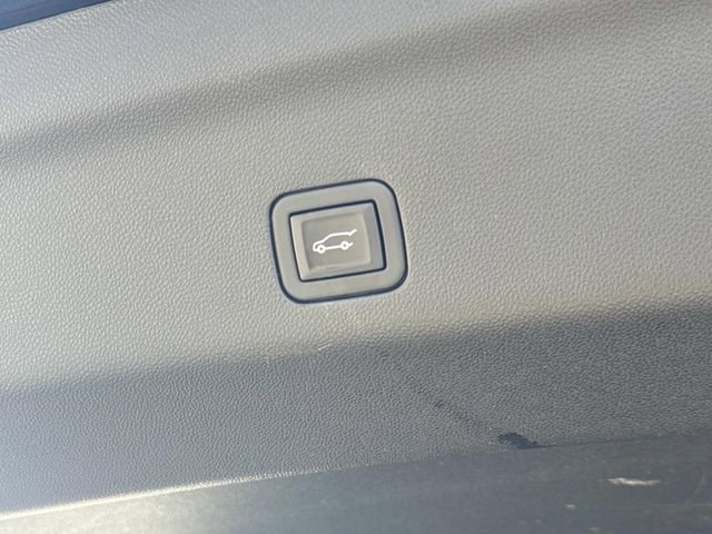 Certified 2025 GMC Yukon Denali image 14