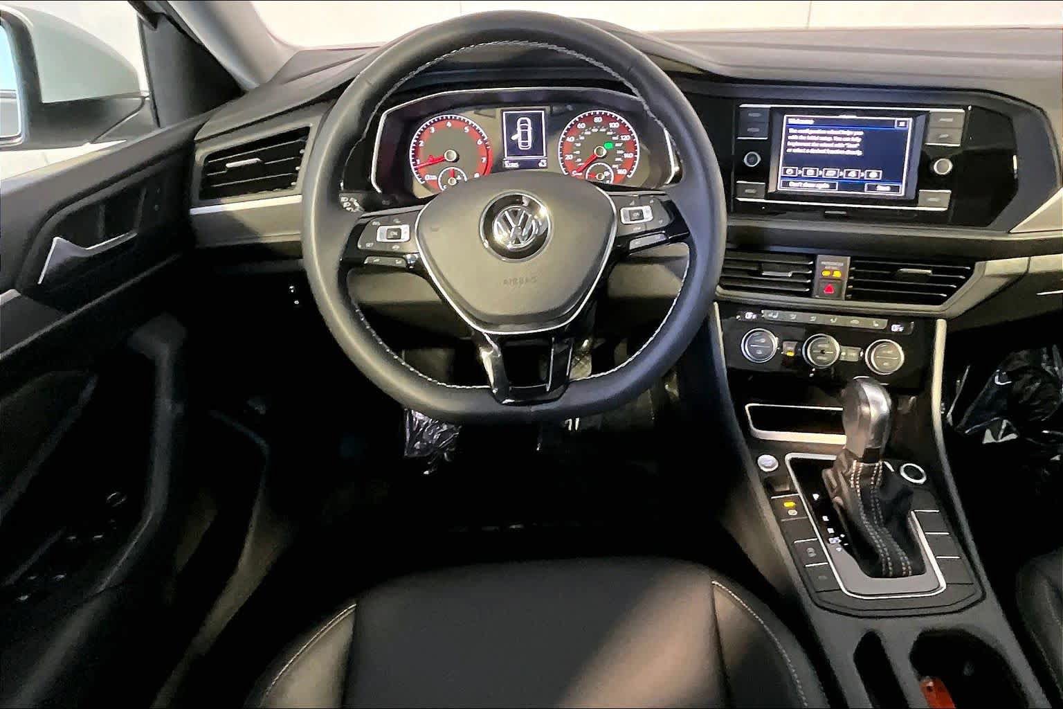 Used 2021 Volkswagen Jetta SE FWD image 6