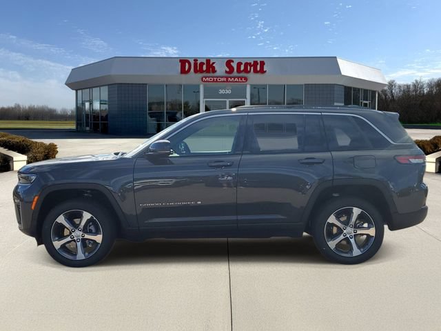 New 2026 Jeep Grand Cherokee Limited w/ Trailer Tow Package AWD/4WD image 4