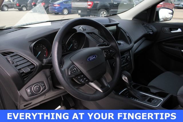 Used 2019 Ford Escape SE image 2