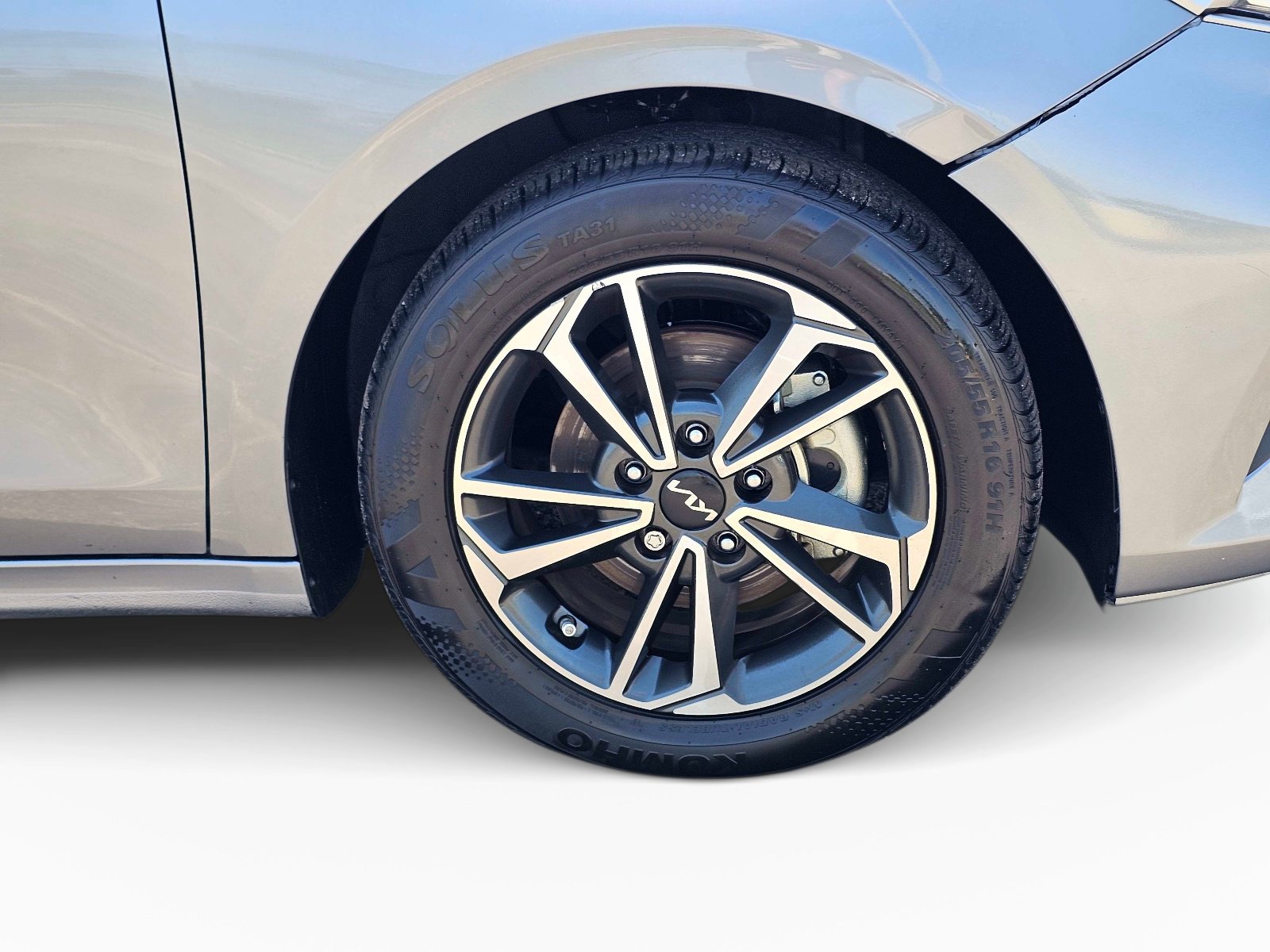 Certified 2024 Kia Forte LXS w/ LXS Technology Package FWD image 6