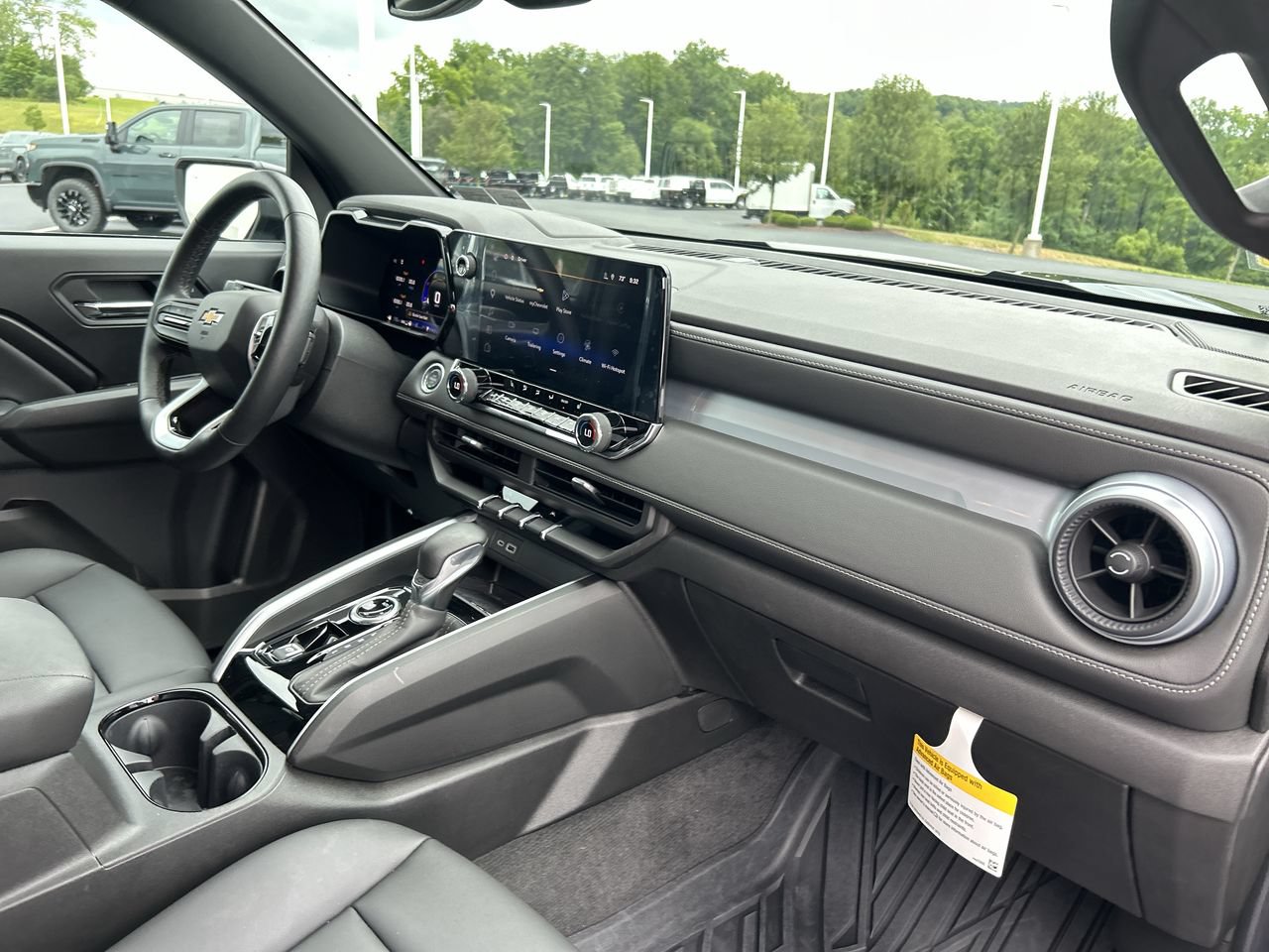 New 2026 Chevrolet Colorado LT w/ LT Convenience Package AWD/4WD image 17