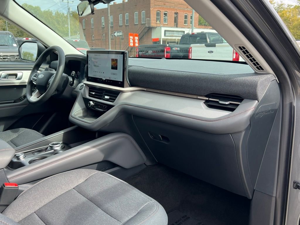 New 2026 Ford Explorer Active image 21