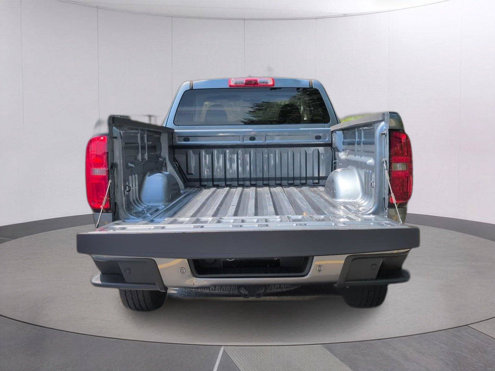 Used 2022 Chevrolet Colorado LT w/ Fleet Safety Package RWD image 5