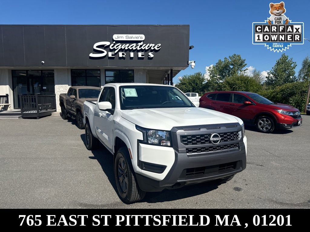 Used 2025 Nissan Frontier SV image 1